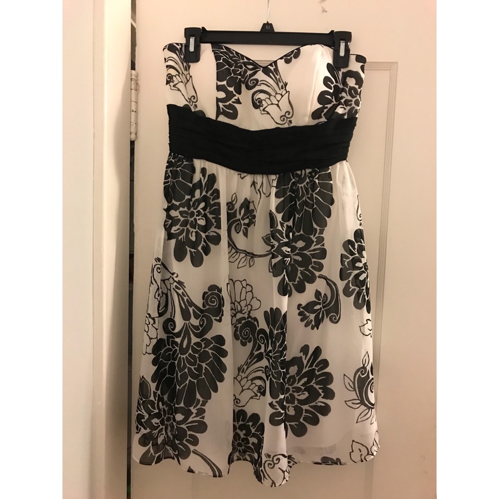 Black and white floral sweetheart dress